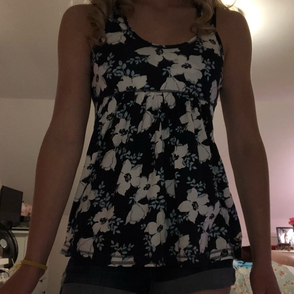 Floral Top - Picture 2 of 2